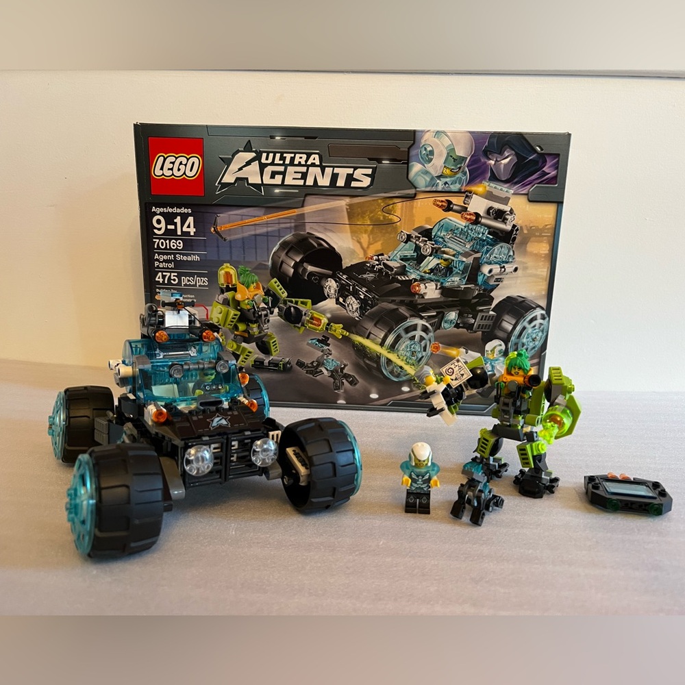 LEGO Ultra Agents Agent Stealth Patrol 70169 Retired Complete Set